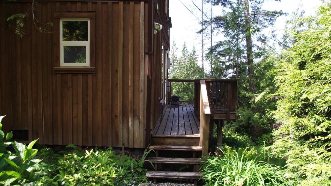 Secret Cove Cottage Suites Halfmoon Bay Екстер'єр фото