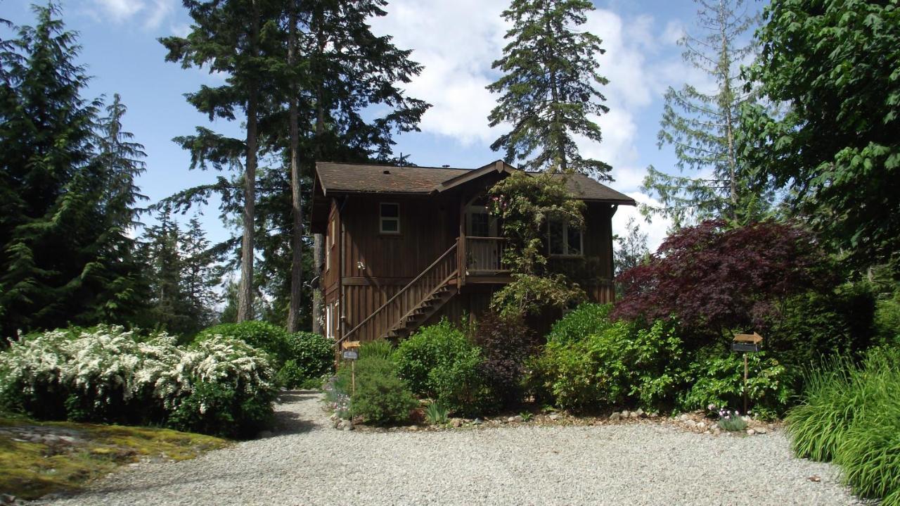 Secret Cove Cottage Suites Halfmoon Bay Екстер'єр фото