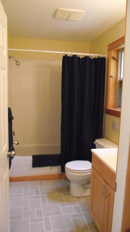 Secret Cove Cottage Suites Halfmoon Bay Екстер'єр фото